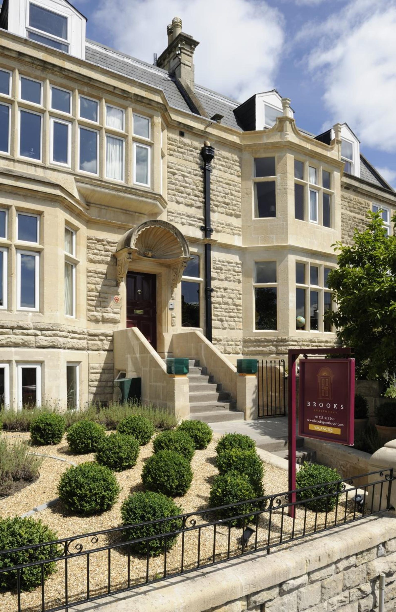 Brooks Guesthouse — photo 2