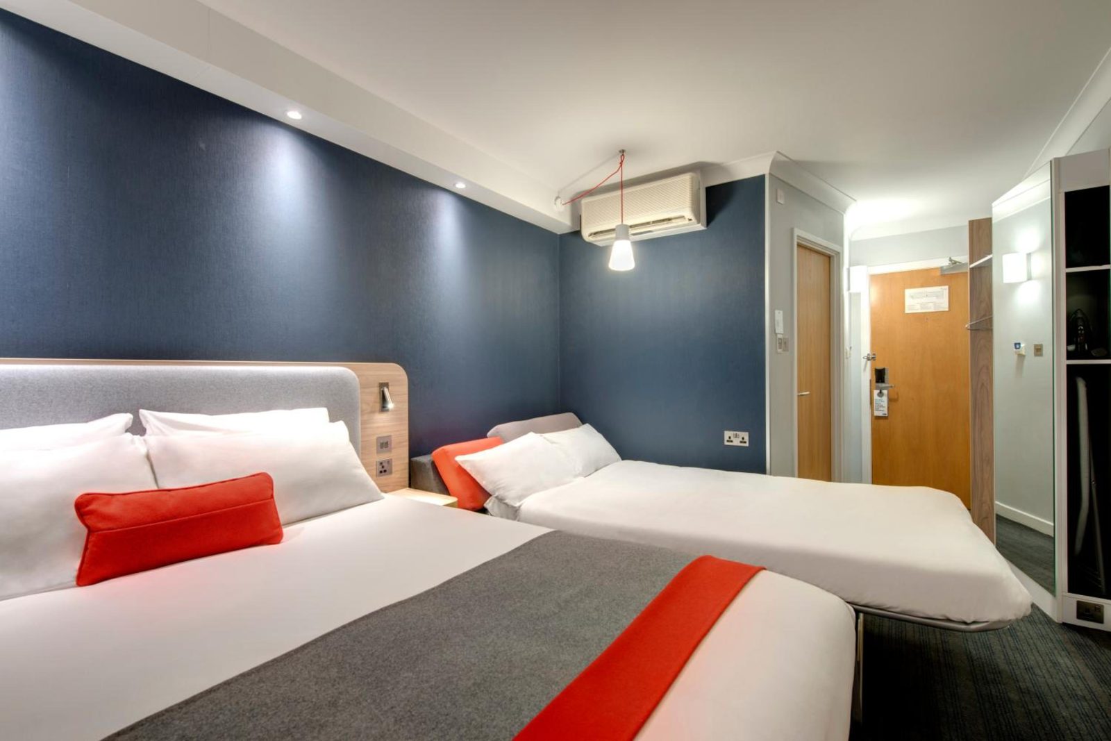 Holiday Inn Express Bath by IHG — photo 6