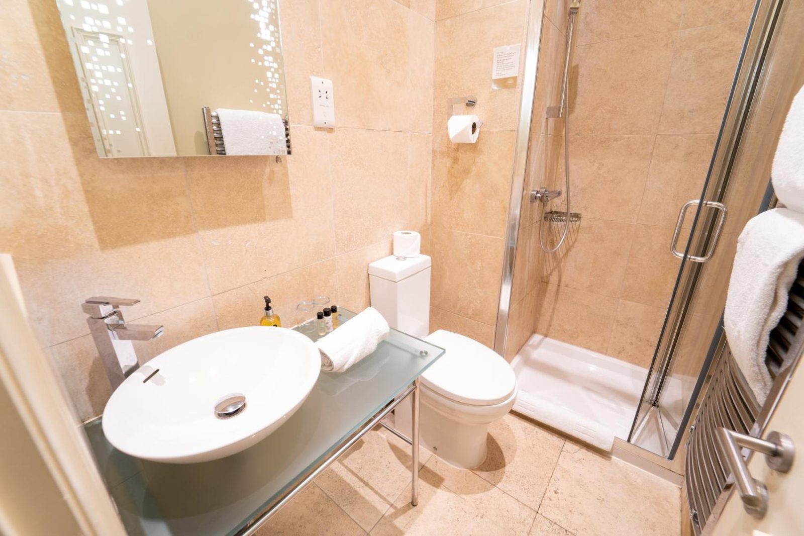 Brooks Guesthouse — photo 7