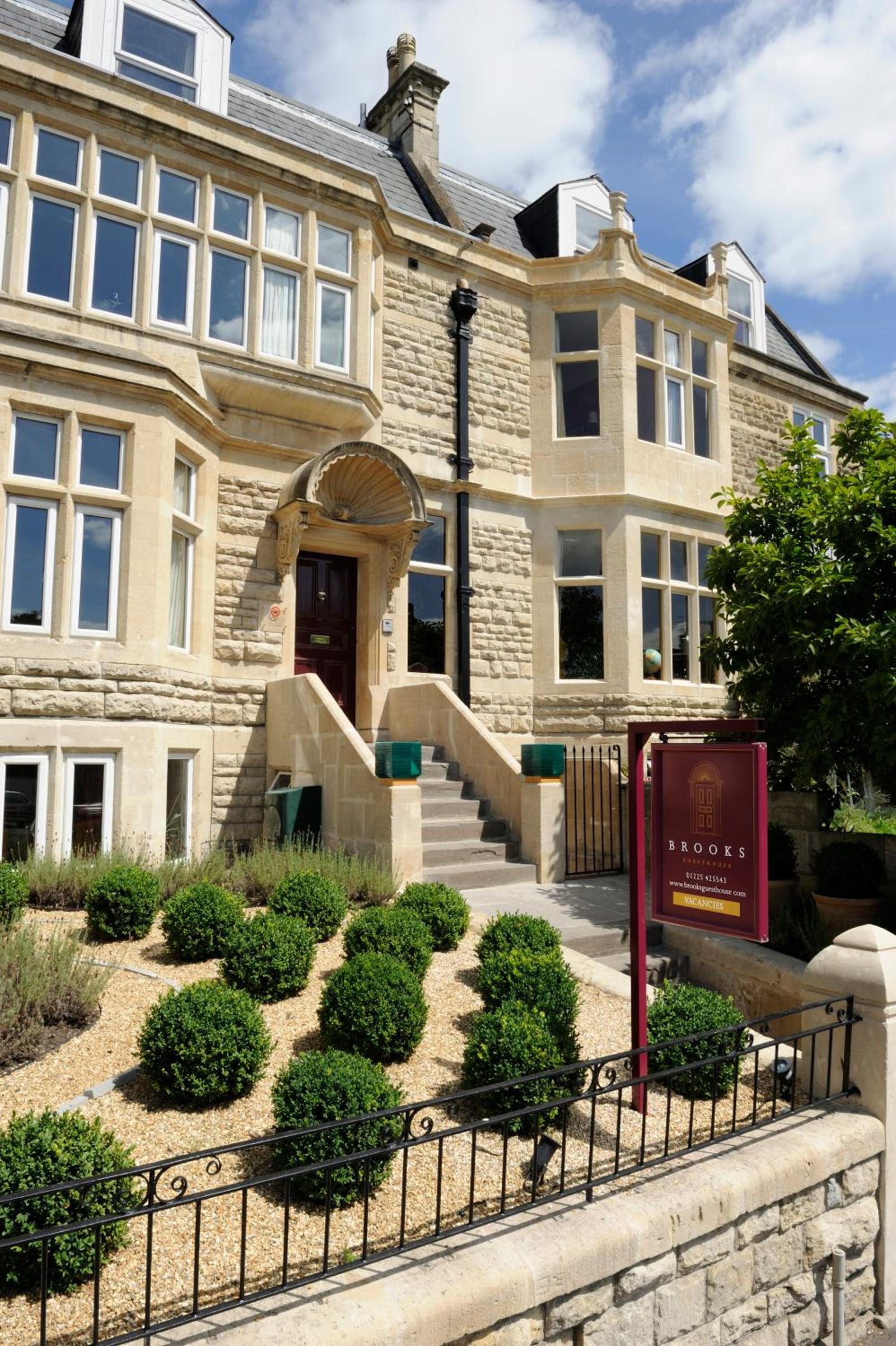 Brooks Guesthouse — photo 4